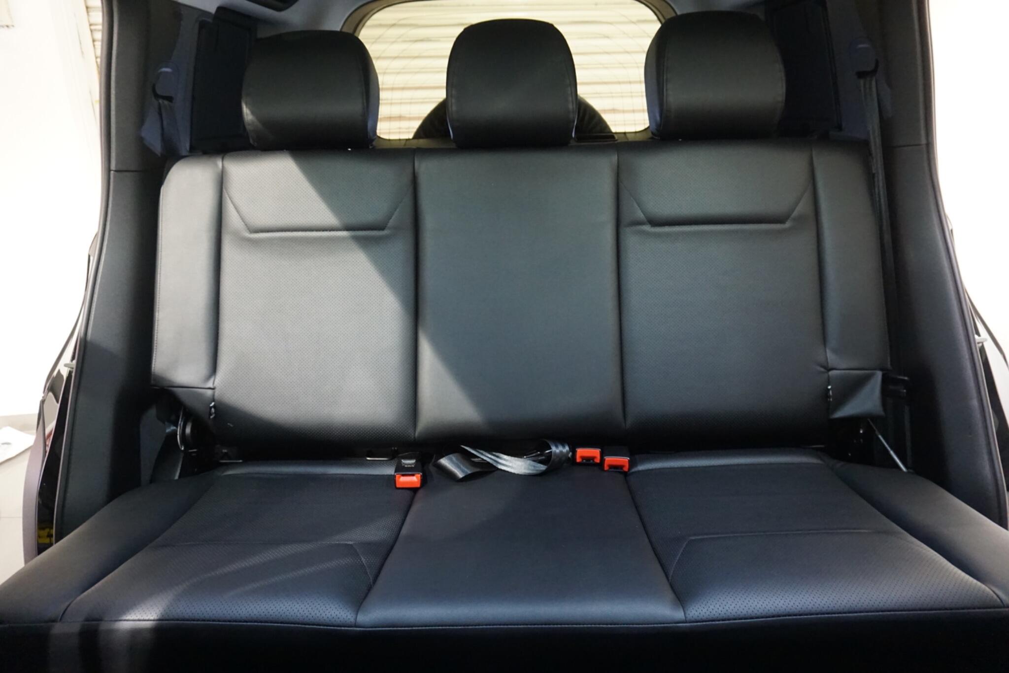 Land Rover Defender 110 3.0 D250 MHEV HSE Hard Top SUV 5dr Diesel Auto 4WD MWB Euro 6 (s/s) (250 ps)